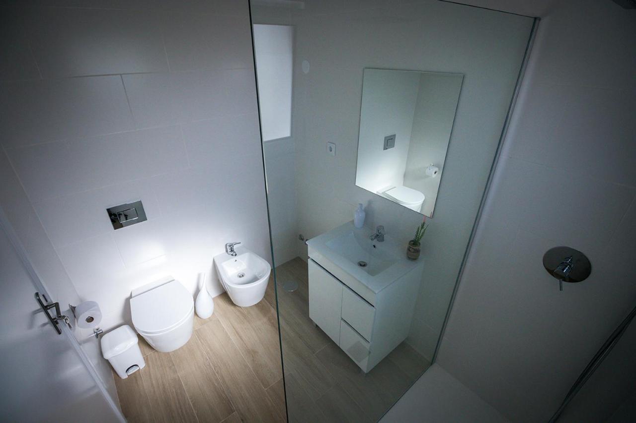 Ponta Delgada Guest House 2 Arrifes エクステリア 写真