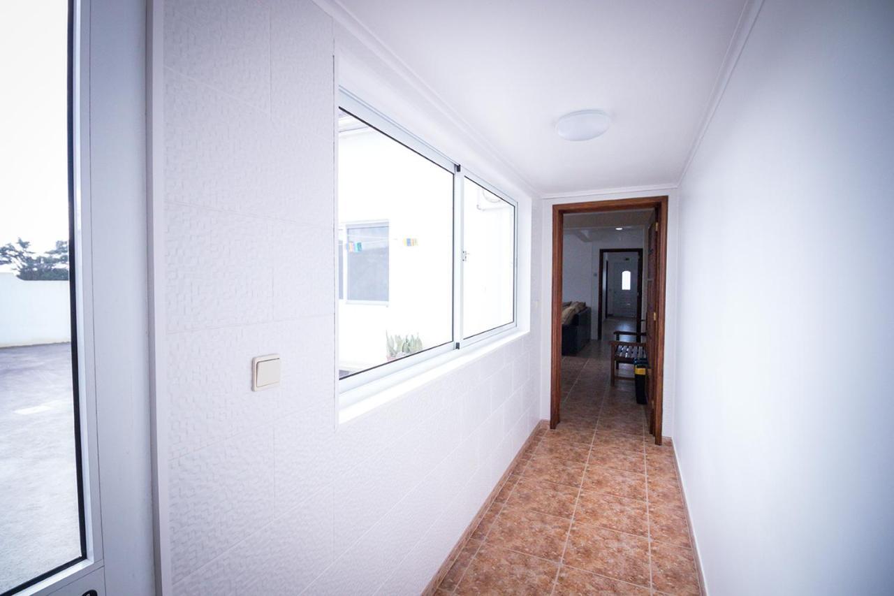 Ponta Delgada Guest House 2 Arrifes エクステリア 写真