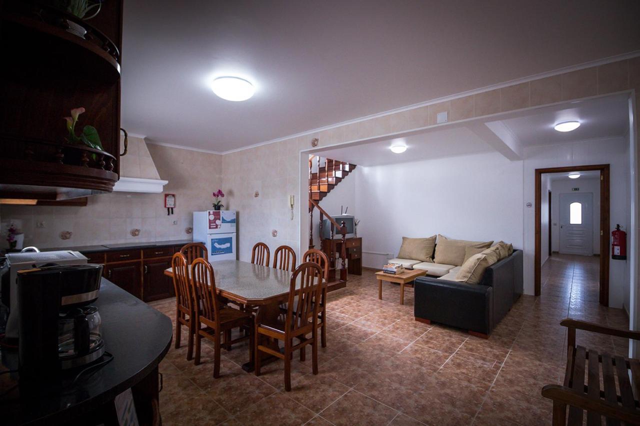 Ponta Delgada Guest House 2 Arrifes エクステリア 写真