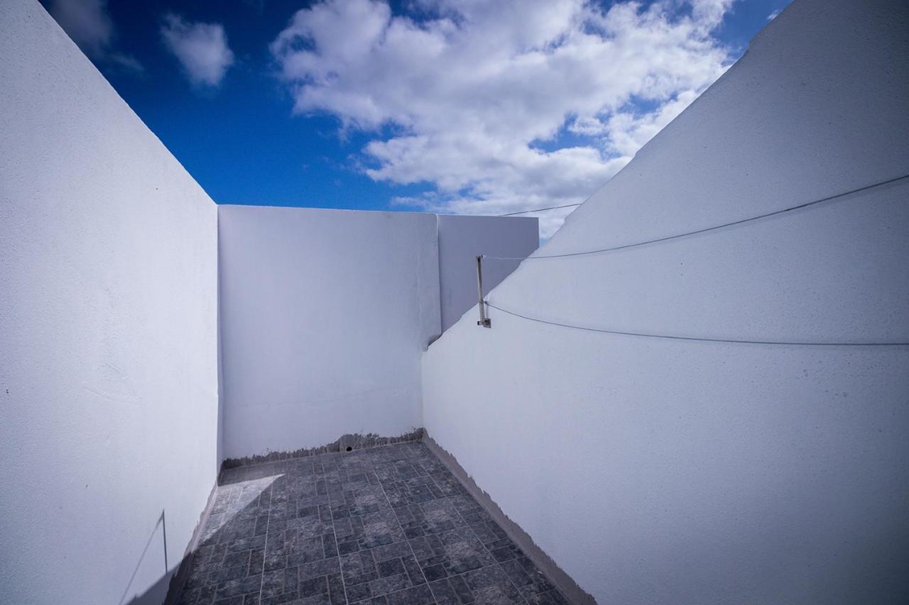 Ponta Delgada Guest House 2 Arrifes エクステリア 写真