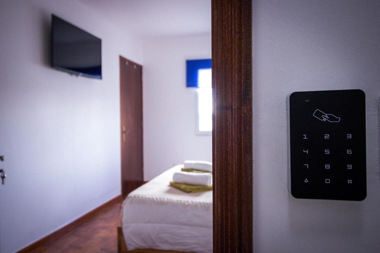 Ponta Delgada Guest House 2 Arrifes エクステリア 写真