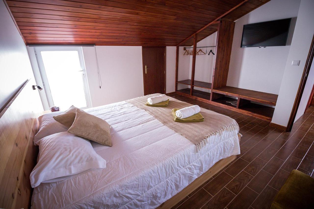 Ponta Delgada Guest House 2 Arrifes エクステリア 写真